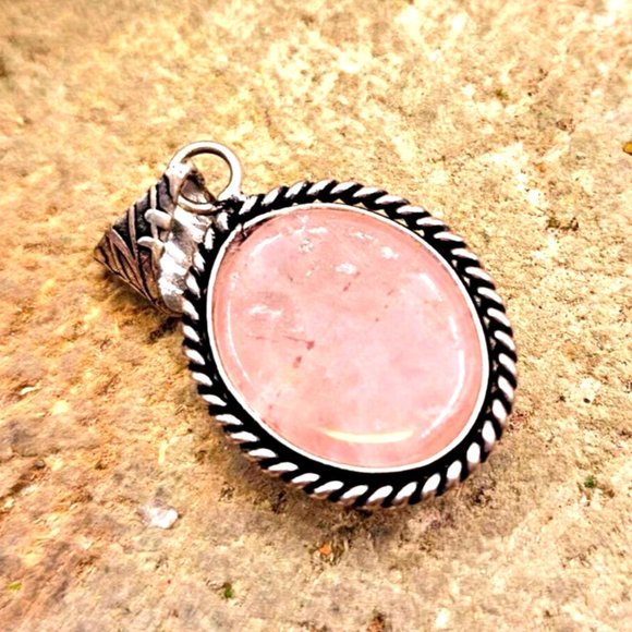 Beautiful Nature Rose Quartz Silver Flower Design Pendant Necklace - Picture 6 of 10